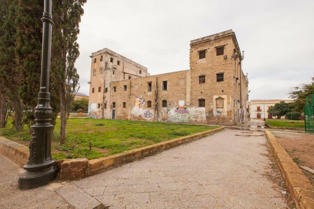 At Kalsa Quiet Flowered Terrace! Free Parking! Ideal For Remote Working! Palerme Extérieur photo
