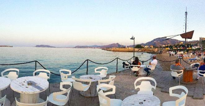 At Kalsa Quiet Flowered Terrace! Free Parking! Ideal For Remote Working! Palerme Extérieur photo